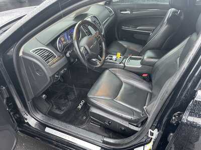 2016 Chrysler 300, $15992. Photo 12