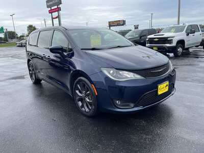 2018 Chrysler Pacifica, $10995. Photo 2