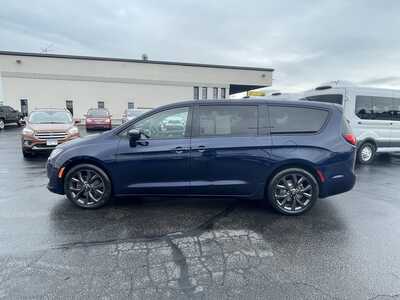 2018 Chrysler Pacifica, $10995. Photo 5
