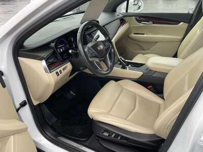 2019 Cadillac XT5, $18994. Photo 12