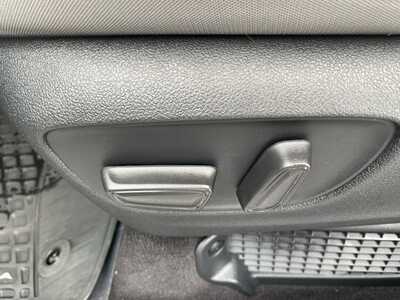 2023 Toyota Sienna, $32995. Photo 10