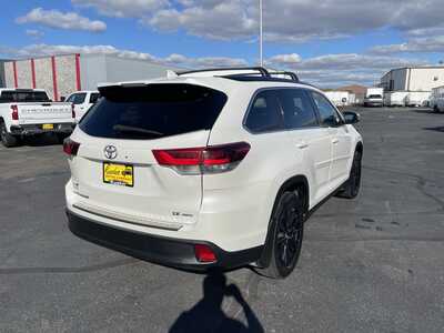 2019 Toyota Highlander, $13900. Photo 8