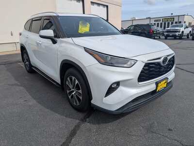 2022 Toyota Highlander, $29495. Photo 2