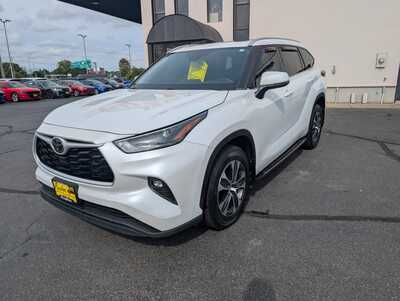 2022 Toyota Highlander, $29495. Photo 4