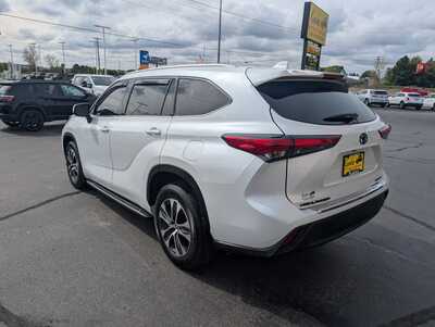 2022 Toyota Highlander, $29495. Photo 6