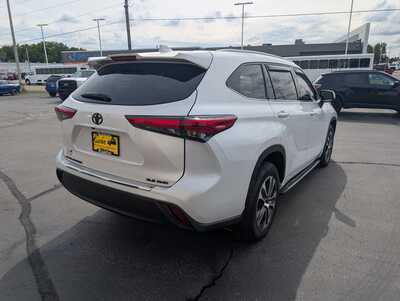 2022 Toyota Highlander, $29495. Photo 8