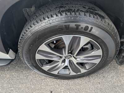 2022 Toyota Highlander, $29495. Photo 9