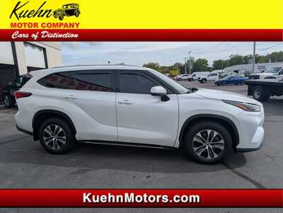 2022 Toyota Highlander, $29495. Photo 1