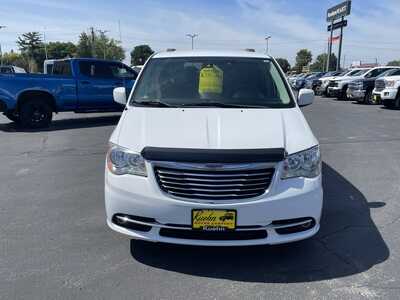 2016 Chrysler Town & Country, $24995. Photo 3