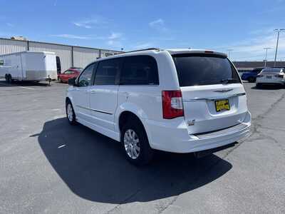 2016 Chrysler Town & Country, $24995. Photo 6