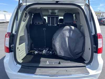 2016 Chrysler Town & Country, $24995. Photo 9
