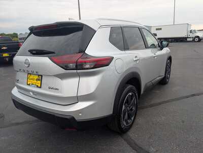 2024 Nissan Rogue, $17938. Photo 8