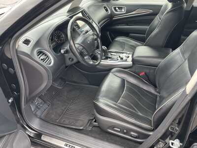 2016 Infiniti QX60, $9995. Photo 10