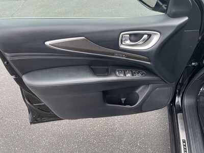 2016 Infiniti QX60, $9995. Photo 9