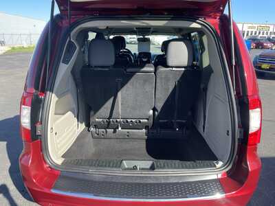 2015 Chrysler Town & Country, $10900. Photo 12