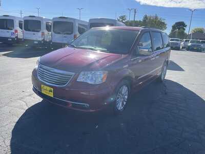 2015 Chrysler Town & Country, $10900. Photo 8
