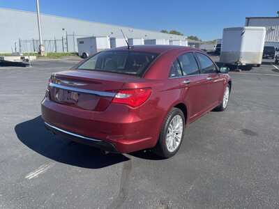 2011 Chrysler 200, $4995. Photo 9