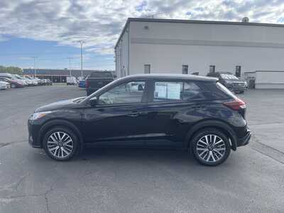 2023 Nissan Kicks, $12997. Photo 5