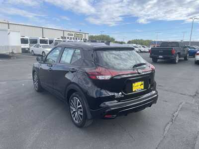 2023 Nissan Kicks, $12997. Photo 6