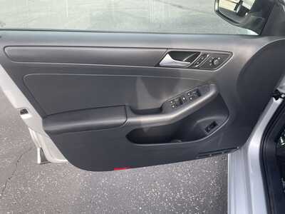 2014 Volkswagen Jetta, $9987. Photo 11