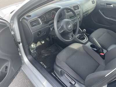 2014 Volkswagen Jetta, $9987. Photo 12