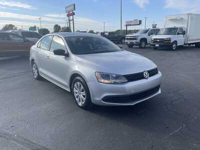 2014 Volkswagen Jetta, $9987. Photo 2