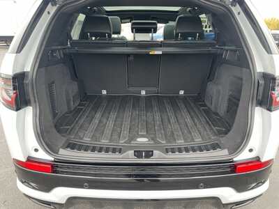 2021 Land Rover Discovery, $24995. Photo 9