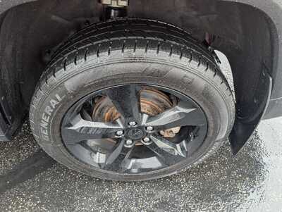 2023 Jeep Grand Cherokee L, $28995. Photo 9