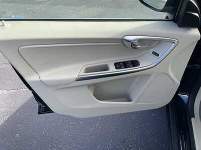 2012 Volvo XC60, $14495. Photo 9