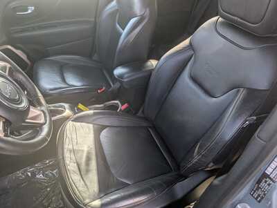 2017 Jeep Renegade, $11984. Photo 11