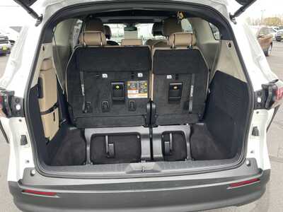 2023 Toyota Sienna, $37977. Photo 9