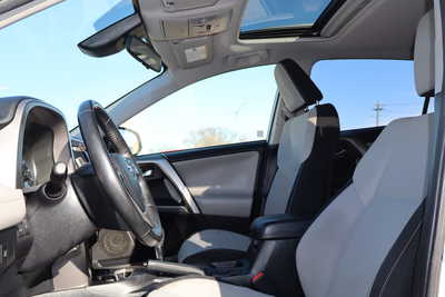 2018 Toyota RAV4, $14995. Photo 5