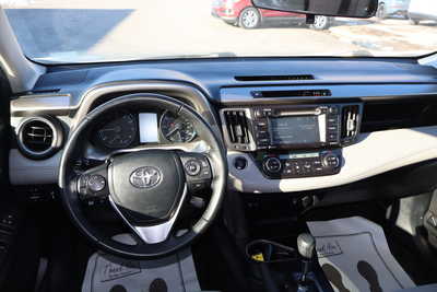 2018 Toyota RAV4, $14995. Photo 7
