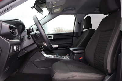 2021 Ford Explorer, $19995. Photo 5