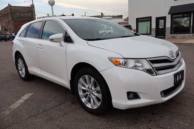 2015 Toyota Venza, $11995. Photo 2