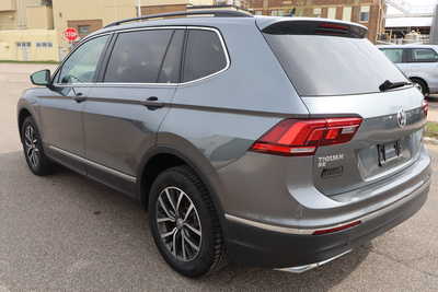 2020 Volkswagen Tiguan, $15995. Photo 4