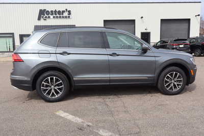 2020 Volkswagen Tiguan, $15995. Photo 9