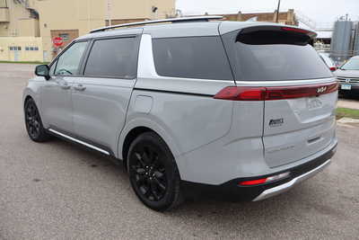 2022 Kia Carnival, $26995. Photo 4