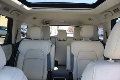 2022 Nissan Pathfinder, $27995. Photo 6