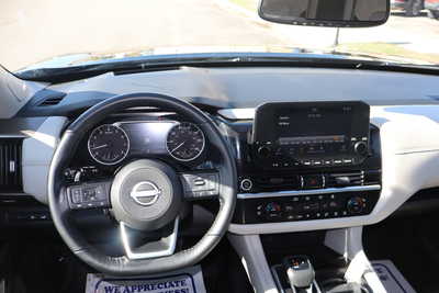 2022 Nissan Pathfinder, $27995. Photo 7
