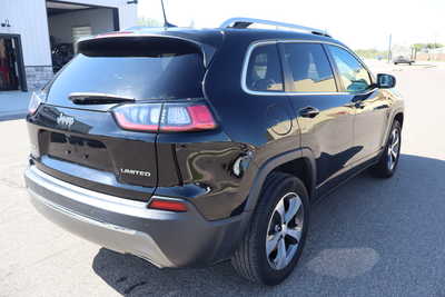 2019 Jeep Cherokee, $16995. Photo 3