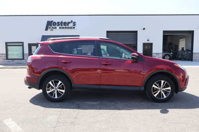 2018 Toyota RAV4, $19995. Photo 9
