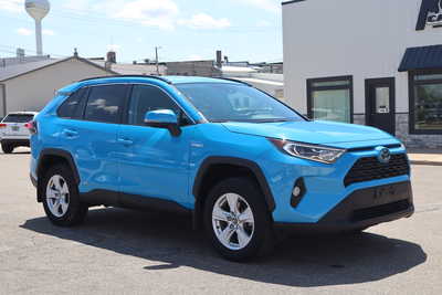 2020 Toyota RAV4, $24995. Photo 2