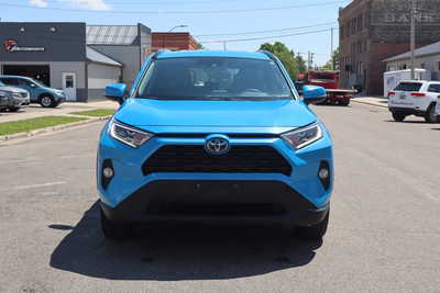 2020 Toyota RAV4, $24995. Photo 3