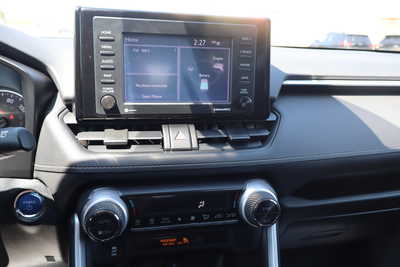 2020 Toyota RAV4, $24995. Photo 11