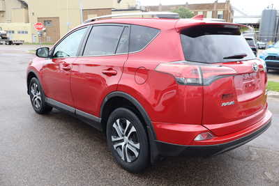2017 Toyota RAV4, $15995. Photo 4