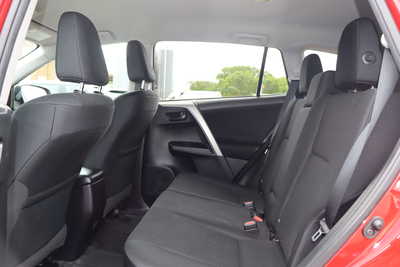 2017 Toyota RAV4, $15995. Photo 6
