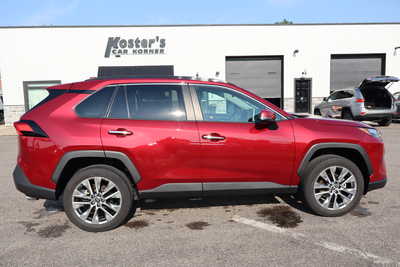 2022 Toyota RAV4, $29500. Photo 9