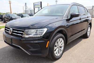 2020 Volkswagen Tiguan, $15500. Photo 1