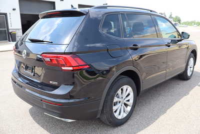2020 Volkswagen Tiguan, $15500. Photo 3
